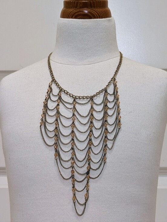Jewelry - EUC 18"-20" Chain Armor Bib Necklace with Faceted Pink Glass Beads
